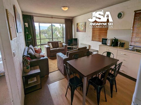 Alpine Mountain View Kirwan 48 - Accommodation Whitsundays 1