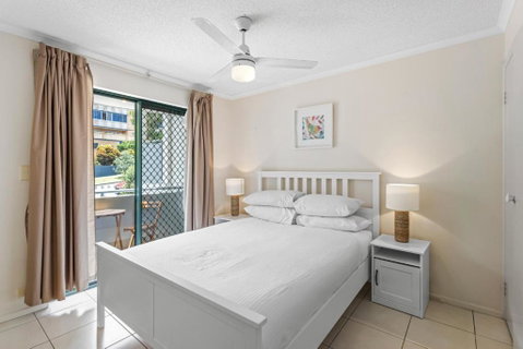 Albion Convenient Hideaway With Parking & Balcony - Accommodation Whitsundays 1