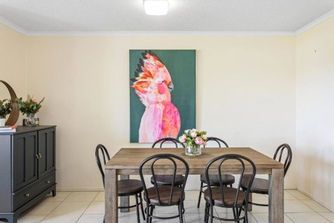 Albion Convenient Hideaway With Parking & Balcony - Accommodation Whitsundays 3