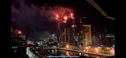 Aura2107, 2 Bedroom Apartment With Balcony, Stunning Yarra River And City Views - Accommodation Whitsundays 3
