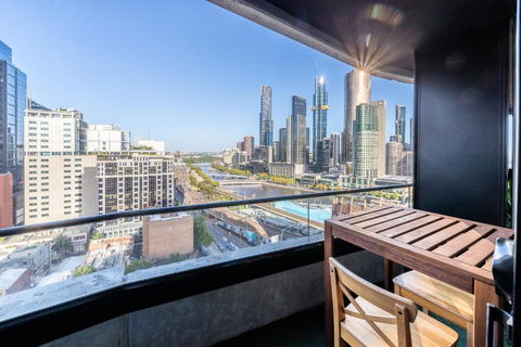 Aura2107, 2 Bedroom Apartment With Balcony, Stunning Yarra River And City Views - Accommodation Whitsundays 0