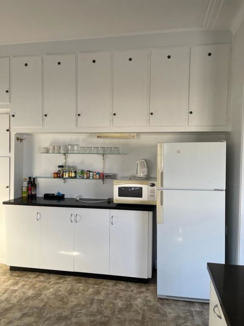 Apartment 1 On Oxide - Accommodation Whitsundays 4