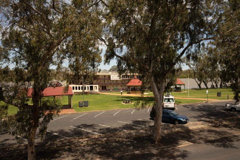 Apartment 4, 9 River Lane Mannum - Accommodation Whitsundays 3
