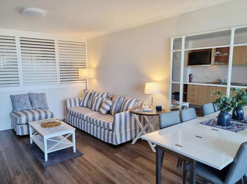 Apartment At The Entrance - Accommodation Whitsundays 1