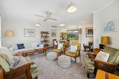 Apartment In Cowes Central On Chapel - Accommodation Whitsundays 1