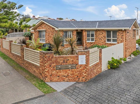 Apartment In Cowes Central On Chapel - Accommodation Whitsundays 0