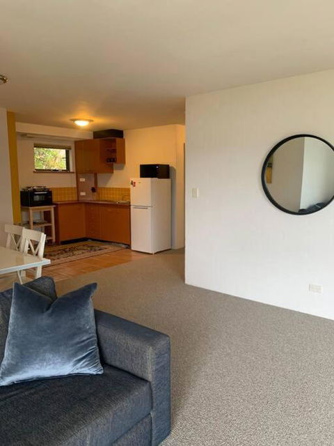 Apartment Minutes To Lake - Accommodation Whitsundays 4