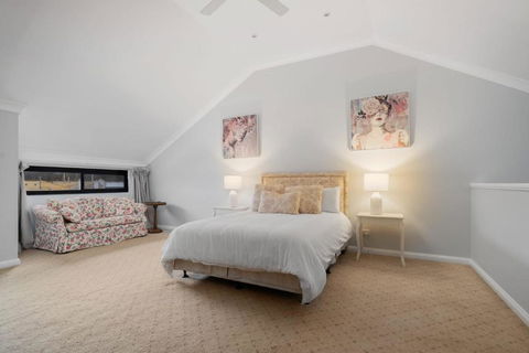 Apartment On William In CBD - 2 Bed 2 Bath Wi-Fi - Accommodation Whitsundays 0
