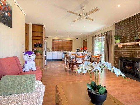Apollo Bay Holiday House - Accommodation Whitsundays 0
