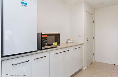 Apollo Blue Oceanview Unit 1- B Free WIFI - Accommodation Whitsundays 3