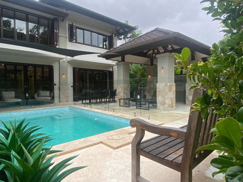 AQUA Beachfront Villa Port Douglas - Accommodation Whitsundays 3