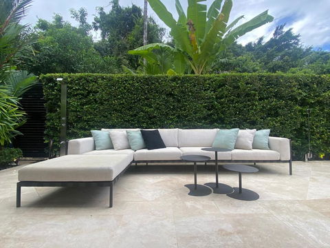 AQUA Beachfront Villa Port Douglas - Accommodation Whitsundays 0