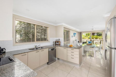 Aqua Lagoon - Great Family Beach Getaway - Accommodation Whitsundays 4