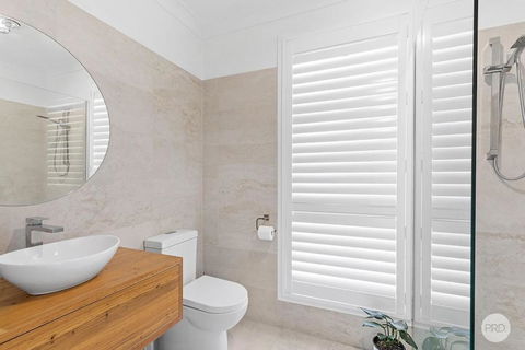 Aquablue Holiday Home - Hot Spa & Pool - 2m Walk To Beaches - Accommodation Whitsundays 4