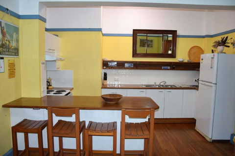 Arakoon House 1 - Bring Your Own Linen - Accommodation Whitsundays 2