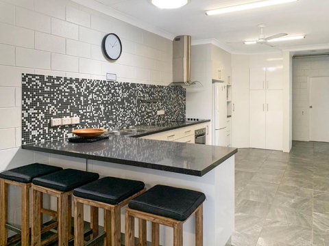 Arcadia Beach Unit 3 - Accommodation Whitsundays 4