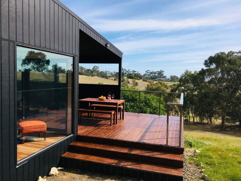 Architecturally Designed Rural Retreat - Accommodation Whitsundays 0