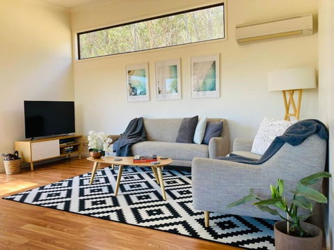 Architecturally Designed Rural Retreat - Accommodation Whitsundays 1