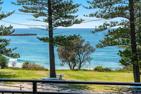 Arcoola 1 - Overlooking Main Beach - Accommodation Whitsundays 1