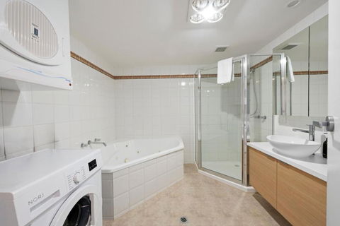 Arlberg 6 - Accommodation Whitsundays 2