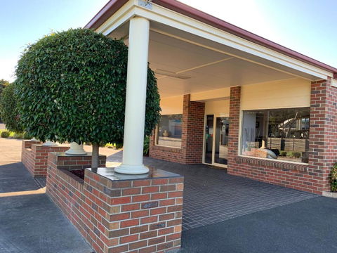 Arthur Phillip Motor Inn - Accommodation Whitsundays 1