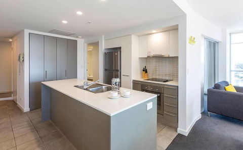 Artique Surfers Paradise - Official - Accommodation Whitsundays 2