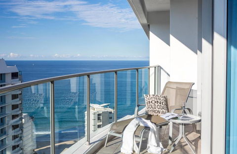 Artique Surfers Paradise - Official - Accommodation Whitsundays 0