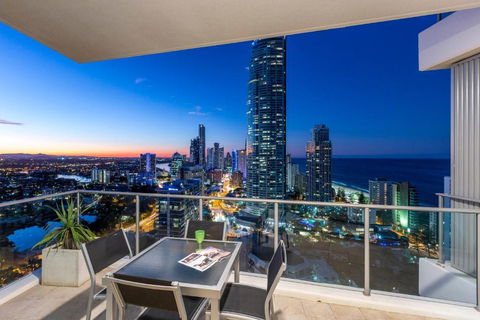 Artique Surfers Paradise - Official - Accommodation Whitsundays 4