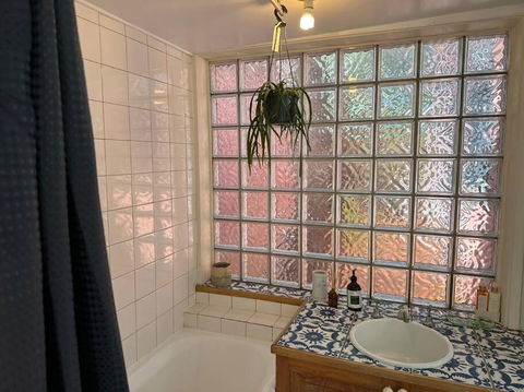 Artsy North Melbourne 2-Bedder - Accommodation Whitsundays 1