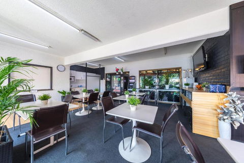 Ascot Budget Inn & Residences - Accommodation Whitsundays 3