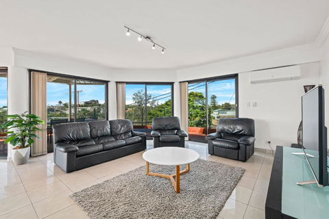 Ash Sienna - Accommodation Whitsundays 3