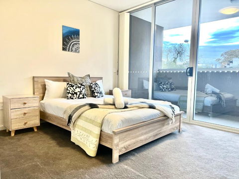 Ashfield 2 Br Apt Bus&Train Shop Parking - Accommodation Whitsundays 0