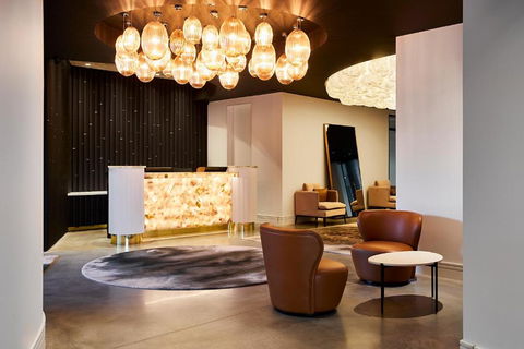 Astina Suites, Penrith - Accommodation Whitsundays 1