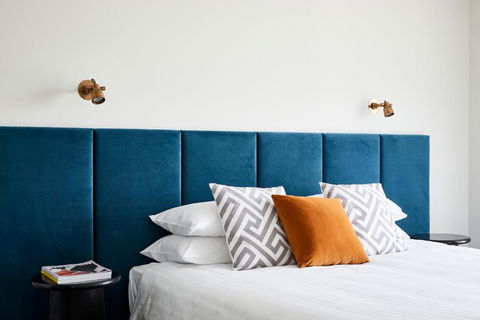 Astina Suites, Penrith - Accommodation Whitsundays 2