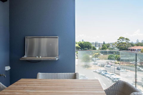 Astina Suites, Forster - Accommodation Whitsundays 4