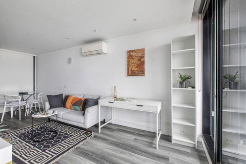 Aura Off Flinders Lane - A City Centre Balcony Abode - Accommodation Whitsundays 4