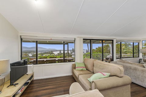 Aurelia, 14 Stewart Street - Accommodation Whitsundays 0