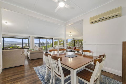 Aurelia, 14 Stewart Street - Accommodation Whitsundays 2