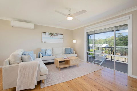 Aurora Grove - A Familly Retreat At Caves Beach - Accommodation Whitsundays 0