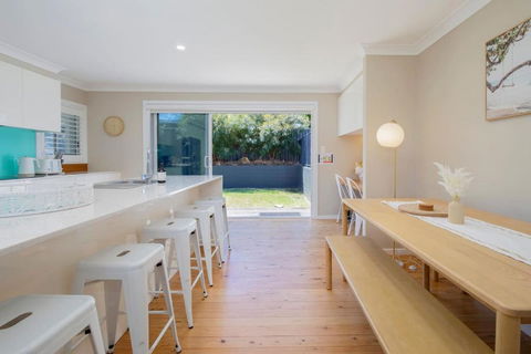 Aurora Grove - A Familly Retreat At Caves Beach - Accommodation Whitsundays 4
