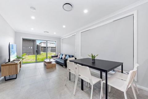 Austral Brand New 3Br House With WiFi & Parking - Accommodation Whitsundays 4