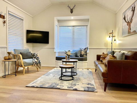 Autumn Beauty - Alpine Cottage 5 - Accommodation Whitsundays 1