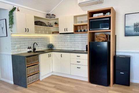 Autumn Beauty - Alpine Cottage 5 - Accommodation Whitsundays 4