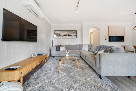 Avalanche 3 - 3BR Apartment L Central Location L Balcony L WiFi - Accommodation Whitsundays 1