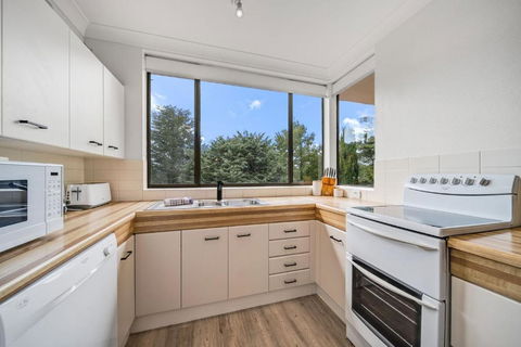 Avalanche 3 - 3BR Apartment L Central Location L Balcony L WiFi - Accommodation Whitsundays 4