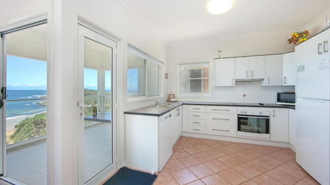 Avalon 4 - Accommodation Whitsundays 2
