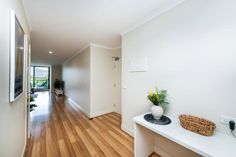 Avenue 16 - Accommodation Whitsundays 2