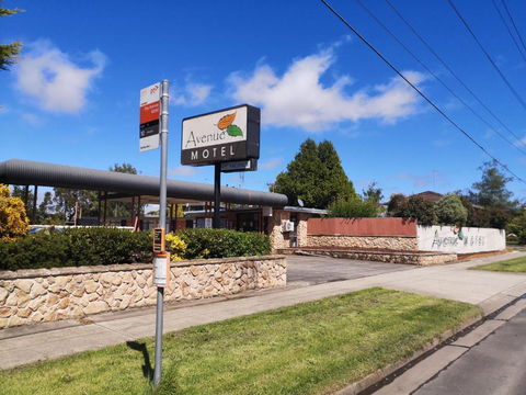 Avenue Motel - Accommodation Whitsundays 1