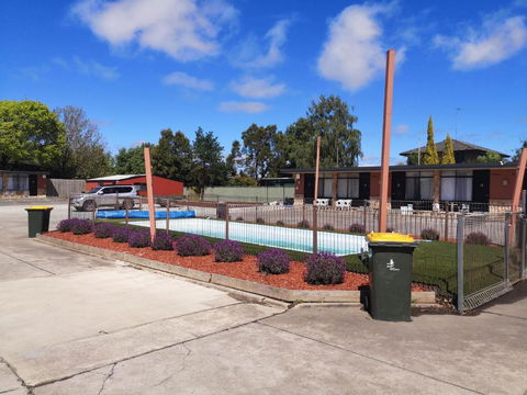 Avenue Motel - Accommodation Whitsundays 3
