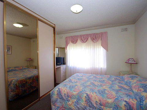 Avilla Court 1 - Accommodation Whitsundays 1